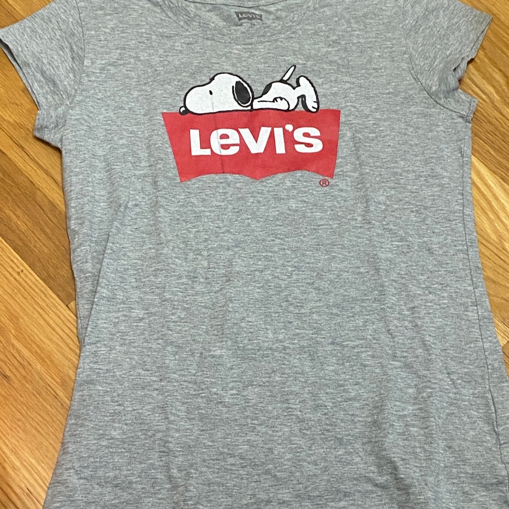 Levis tshirt